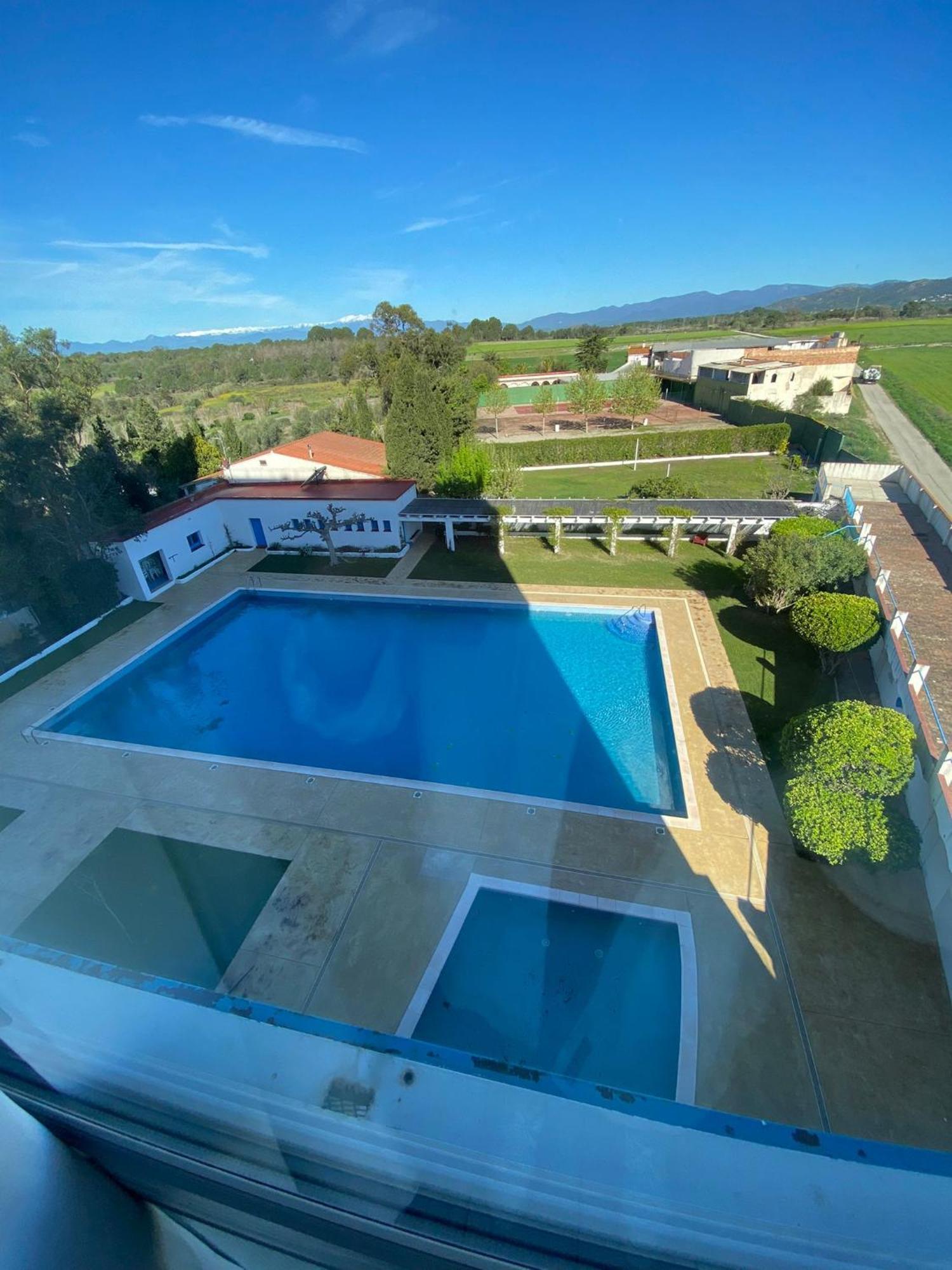 Studio Avec Piscine Et Parking Roses Exterior foto